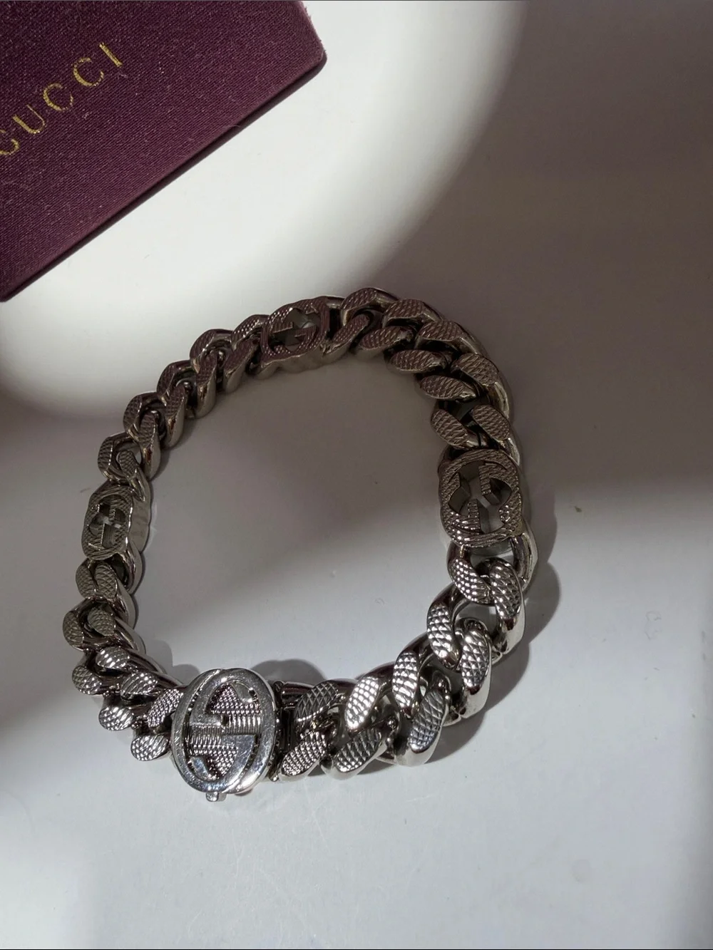 Gucci Silver Textured Curb Chain Bracelet with Branded Clasp